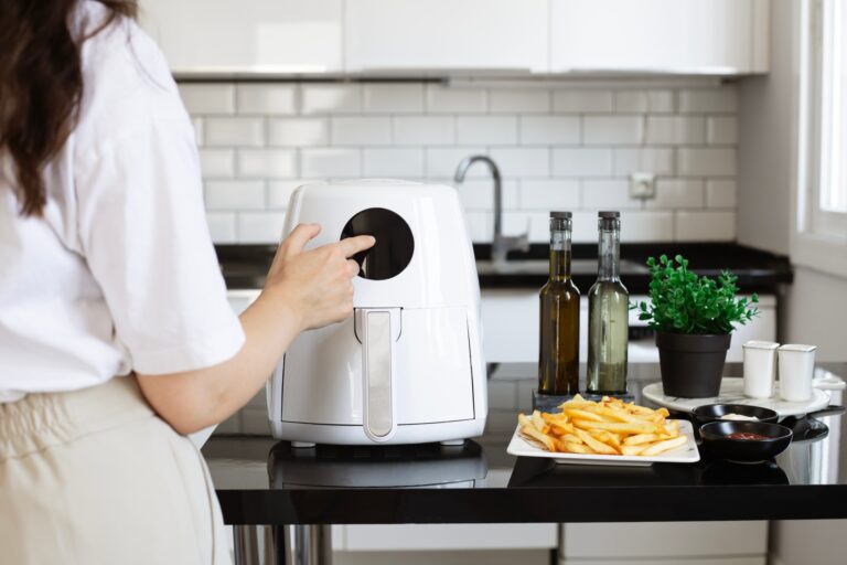 Sua air fryer pode estar te espionando; entenda