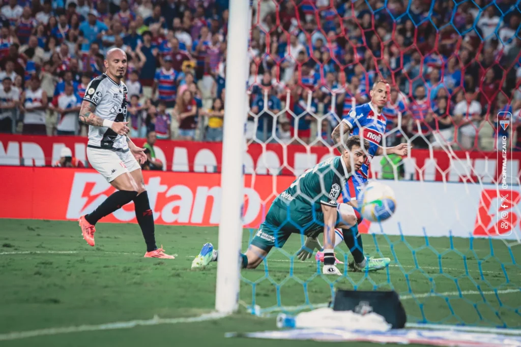 Vasco perde para Fortaleza e se distancia da Libertadores