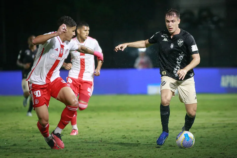 Vasco perde para o Internacional e amplia jejum de vitórias