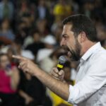 ‘Vão ter que passar por cima da gente’: Boulos, em