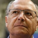 Alckmin volta às pressas a Brasília para substituir Lula em