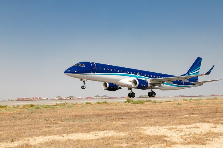 Avião da Embraer cai no Cazaquistão