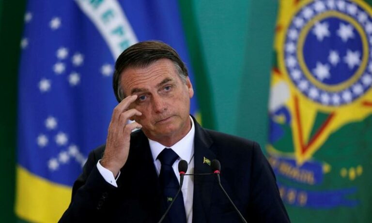 Bolsonaro de posiciona contra projeto que legaliza o jogo do