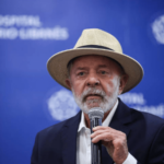 Com dois anos de mandato, Lula é aprovado por 35%,