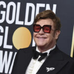 Elton John perde parte da visão devido a infeccção e