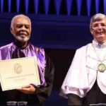 Gilberto Gil é homenageado com título de doutor honoris causa