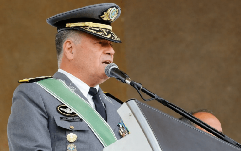 Indiciados por tentativa de golpe pretendem ofensiva para responsabilizar ex-comandante