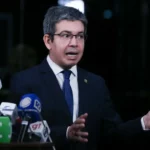 Líder do governo anuncia solução para o impasse sobre as