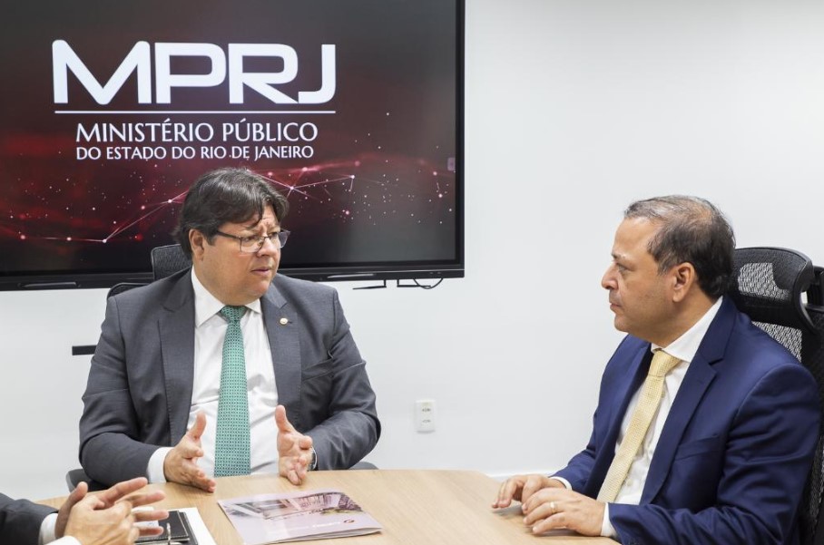 Luciano Mattos recebe a visita do prefeito eleito de Niterói,