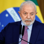 Lula está acordado e passa bem, mas não tem previsão