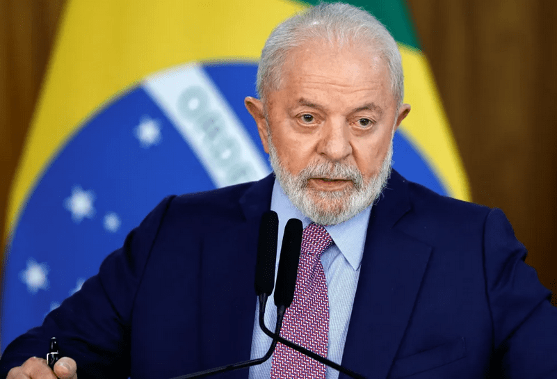 Lula está acordado e passa bem, mas não tem previsão