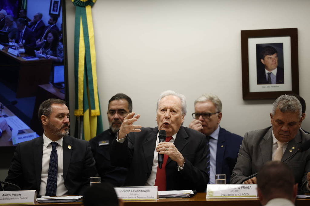 Ministro da Justiça afirma que novo projeto sobre armas permitirá