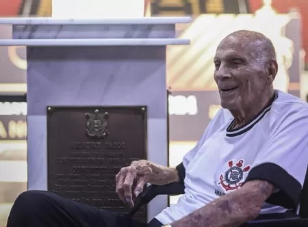 Morre Amaury Pasos, ícone do basquete brasileiro, aos 89 anos