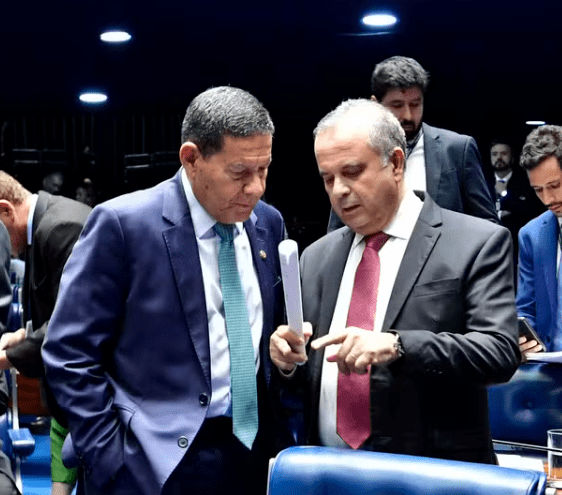 Mourão e Marinho pedem ao STF permissão para visitar Braga