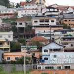 Pobreza no Brasil atinge menor índice em mais de 10