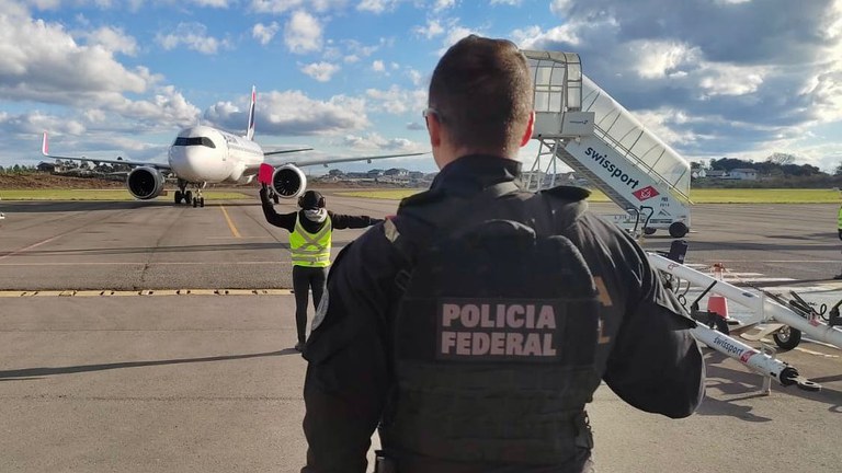 Polícia Federal prende mulher no aeroporto de São Luís com