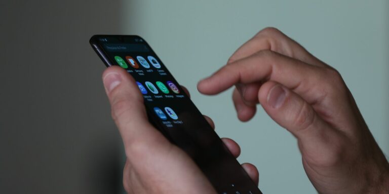 Proibição dos celulares em salas de aula SP: como era,