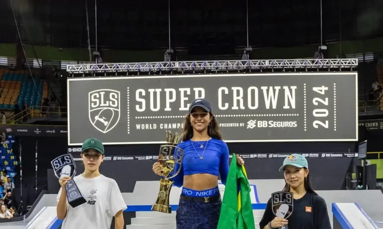 Rayssa Leal faz história com tricampeonato mundial de skate street