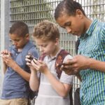 Senado aprova projeto que restringe uso de celulares em escolas