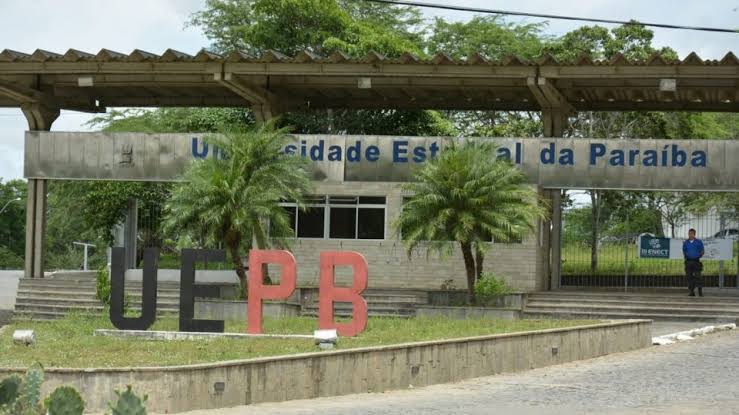 Universidade pública anuncia vagas para tutores EAD com salário 'chamativo'