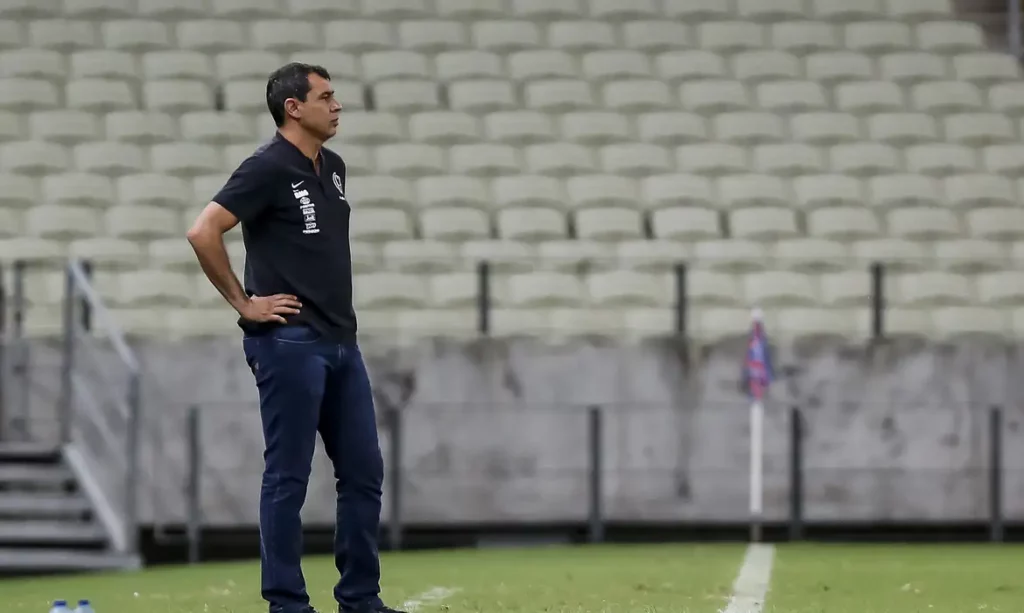 Vasco anuncia Fábio Carille como técnico para 2025