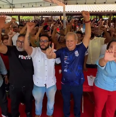 (Vídeo) Zé Dirceu é ovacionado em Maricá durante seminário sobre