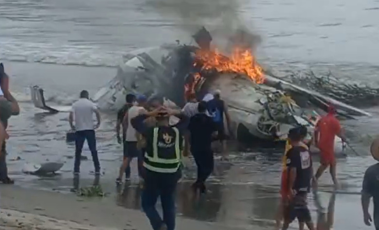 Avião de pequeno porte cai e mata uma pessoa no