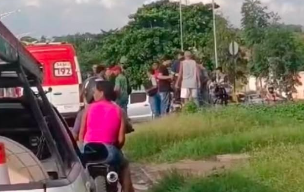 Bandidos matam homem dentro de ambulância em Caxias