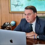 Bolsonaro afirma não ter tempo para ler livros, não assiste