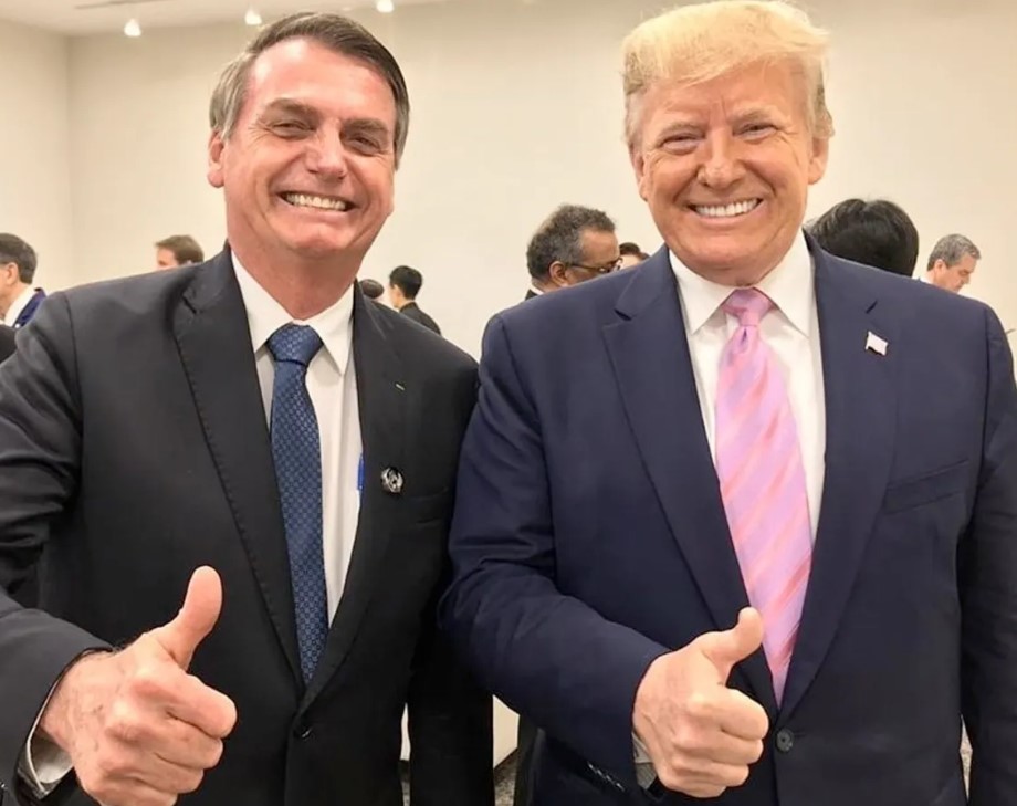 Bolsonaro pede autorização a Moraes para ir à posse de