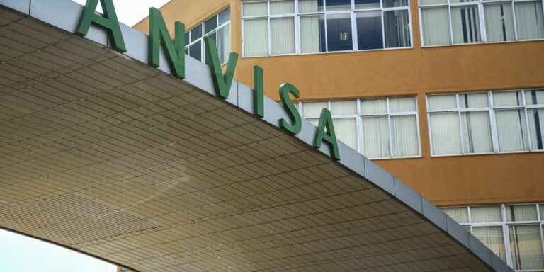 CFM pede à Anvisa banimento do uso de PMMA para