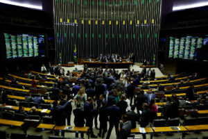 Com protagonismo do Congresso e pouca transparência, emendas movimentaram quase