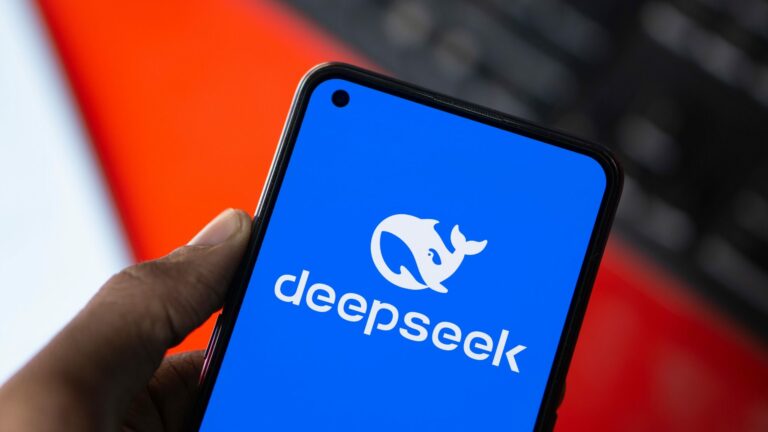 DeepSeek: Quem é o ‘pai’ da inteligência artificial chinesa?