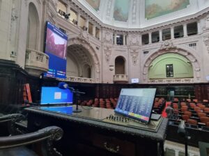 Deputados se manifestam sobre presos que não retornaram após saidinha