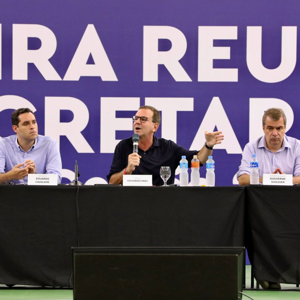 Eduardo Paes realiza primeira reunião com o secretariado