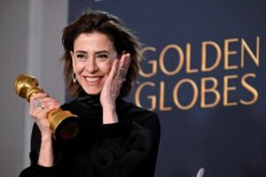 Fernanda Torres faz história ao conquistar o Globo de Ouro