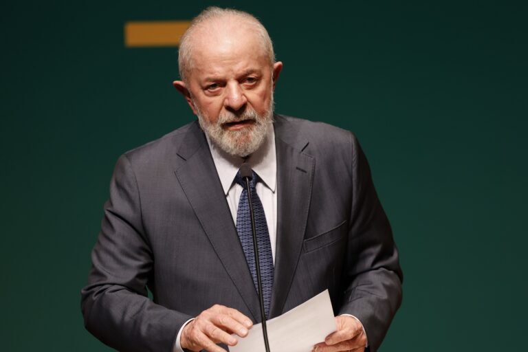 Governo Lula quer forçar redes sociais a remover conteúdo ilegal