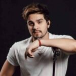 Luan Santana é internado com suspeita de apendicite em meio