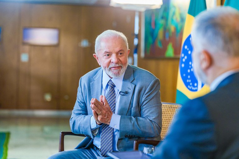 Lula afirma que prioridade do governo em 2025 é diminuir