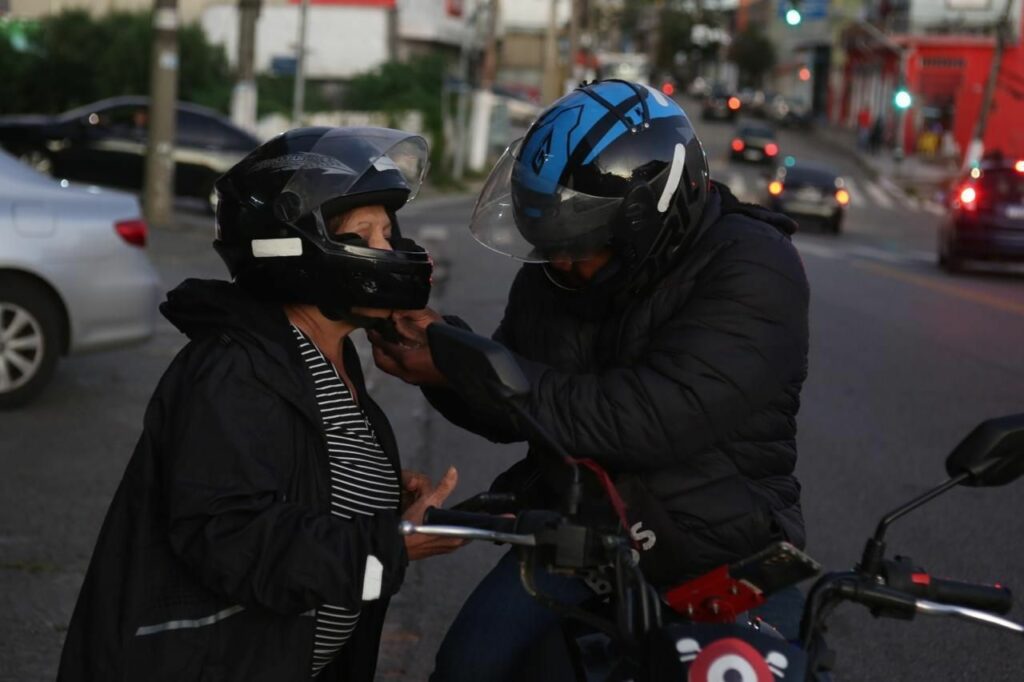 Mototáxi em SP: MP abre inquérito contra 99 e Uber