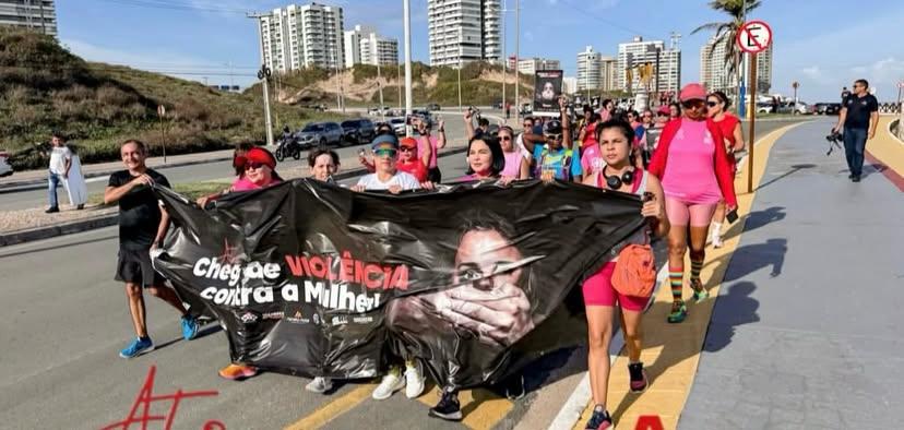 Mulheres protestam contra estupro e violência na Avenida Litorânea