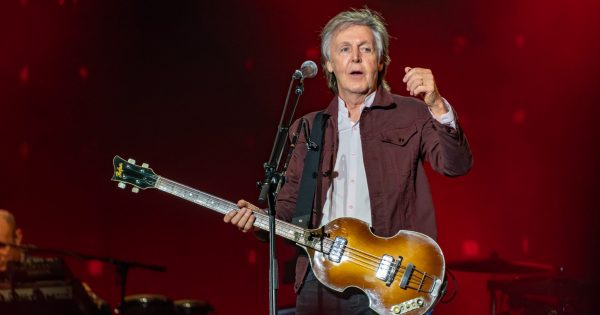 Paul McCartney apela ao Governo britânico para proteger artistas da