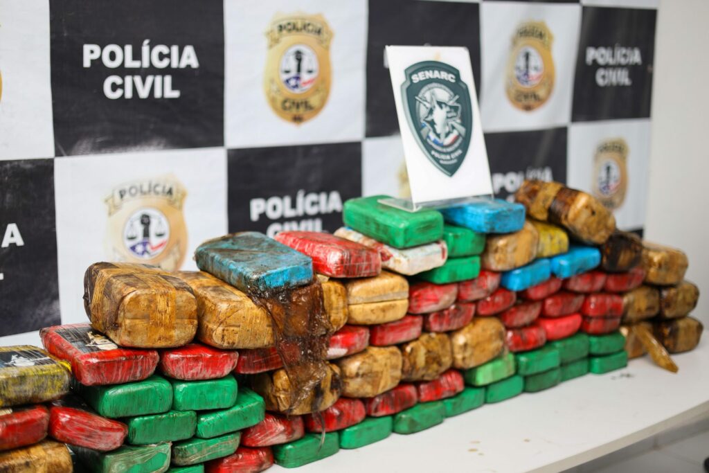 Polícia Civil apreende cerca de uma tonelada de drogas no