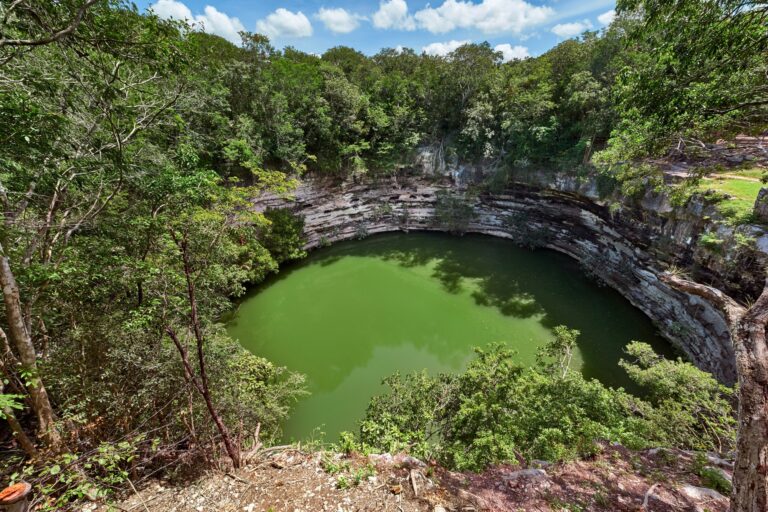 Porta de entrada para o mundo dos deuses guarda segredos