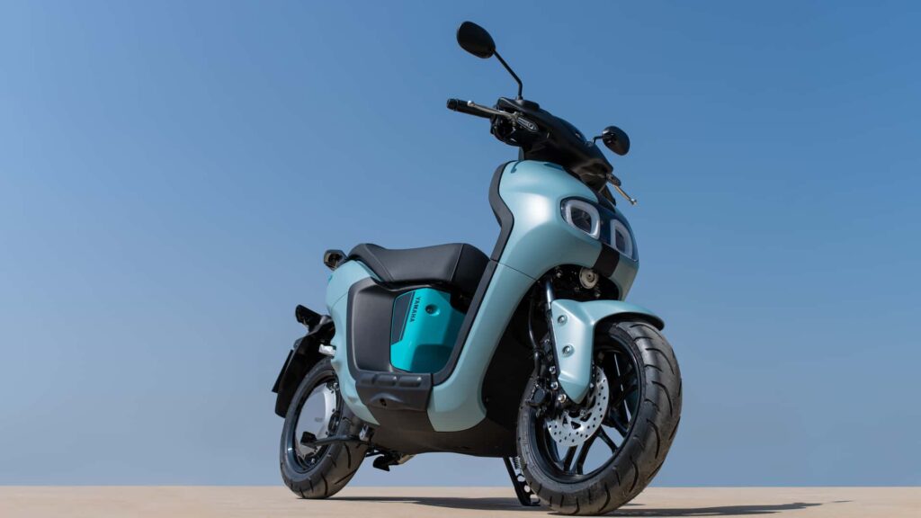 Primeira scooter elétrica da Yamaha chega ao Brasil; veja preço