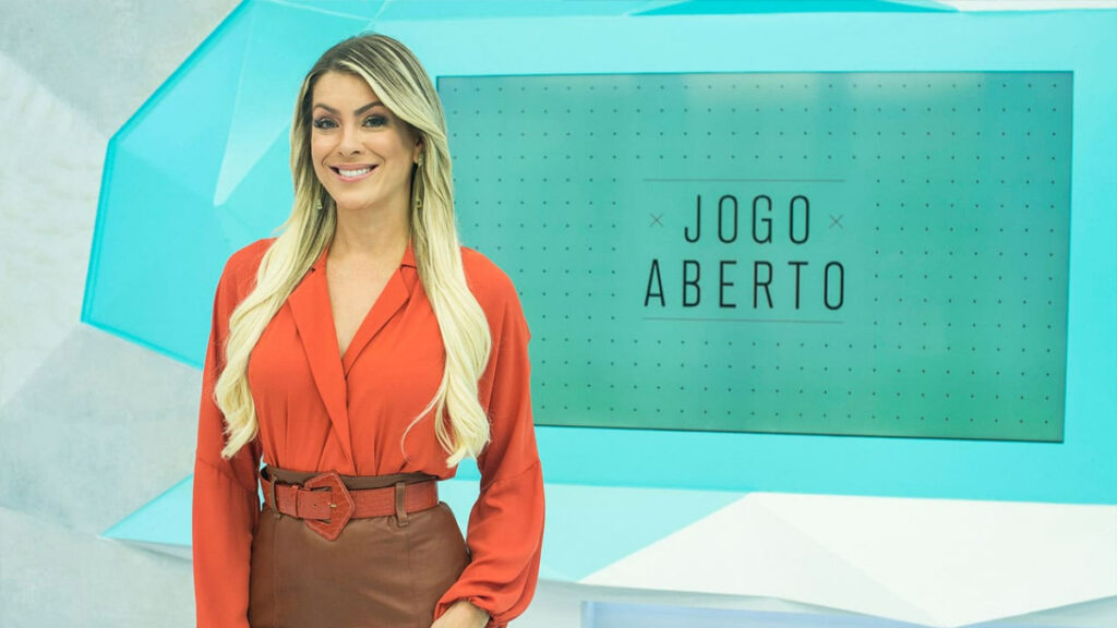 Renata Fan leva rasteira de famoso da Globo e mira