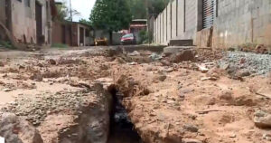 Residentes do bairro Santa Rosa denunciam danos em suas casas