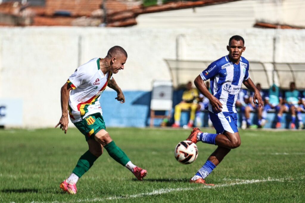 Sampaio bate o Tuntum e se mantém na liderança do