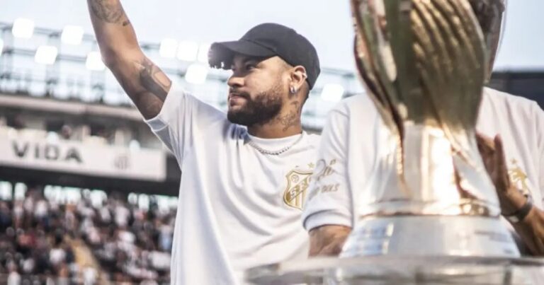 Segundo jornalista, Santos e Al-Hilal fecham acordo para empréstimo de