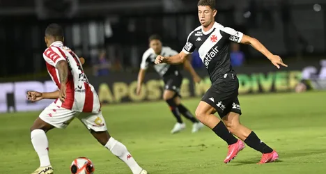 Vasco empata sem gols com Bangu no Carioca